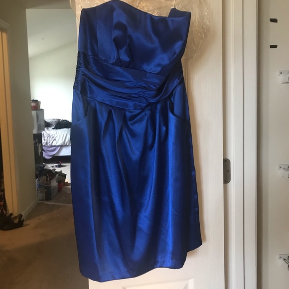 Formal dress - Picture 2 of 2